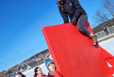 Mur de 7 pieds • Parcours d'obstacles mobiles hivernal • 123 Ninja Go !