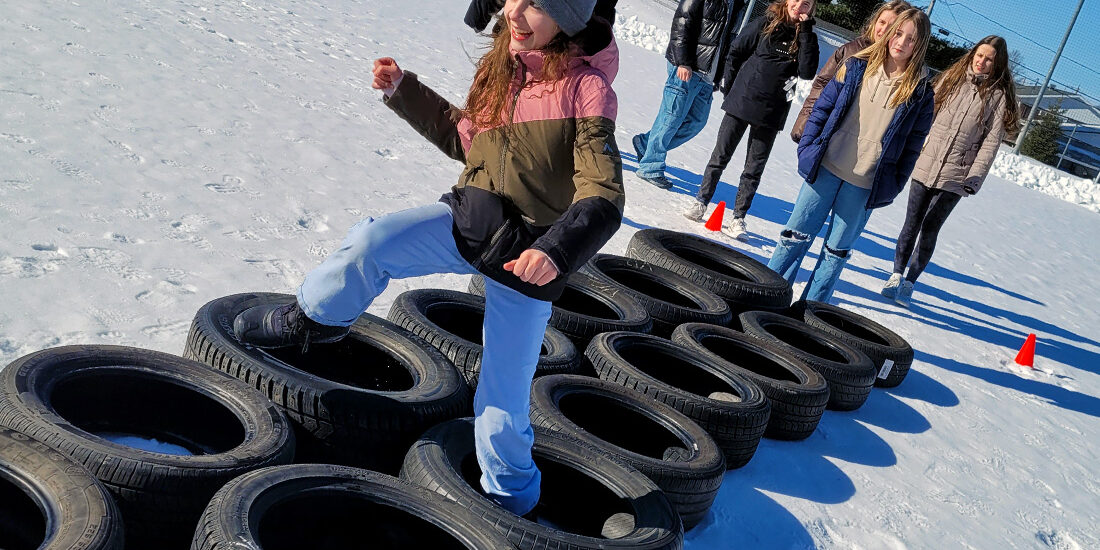 Parcours "Ninja Warrior" en hiver | 123 Ninja Go | Parcours d'obstacles mobiles | Écoles • Camps • Festivals | SpartanFit