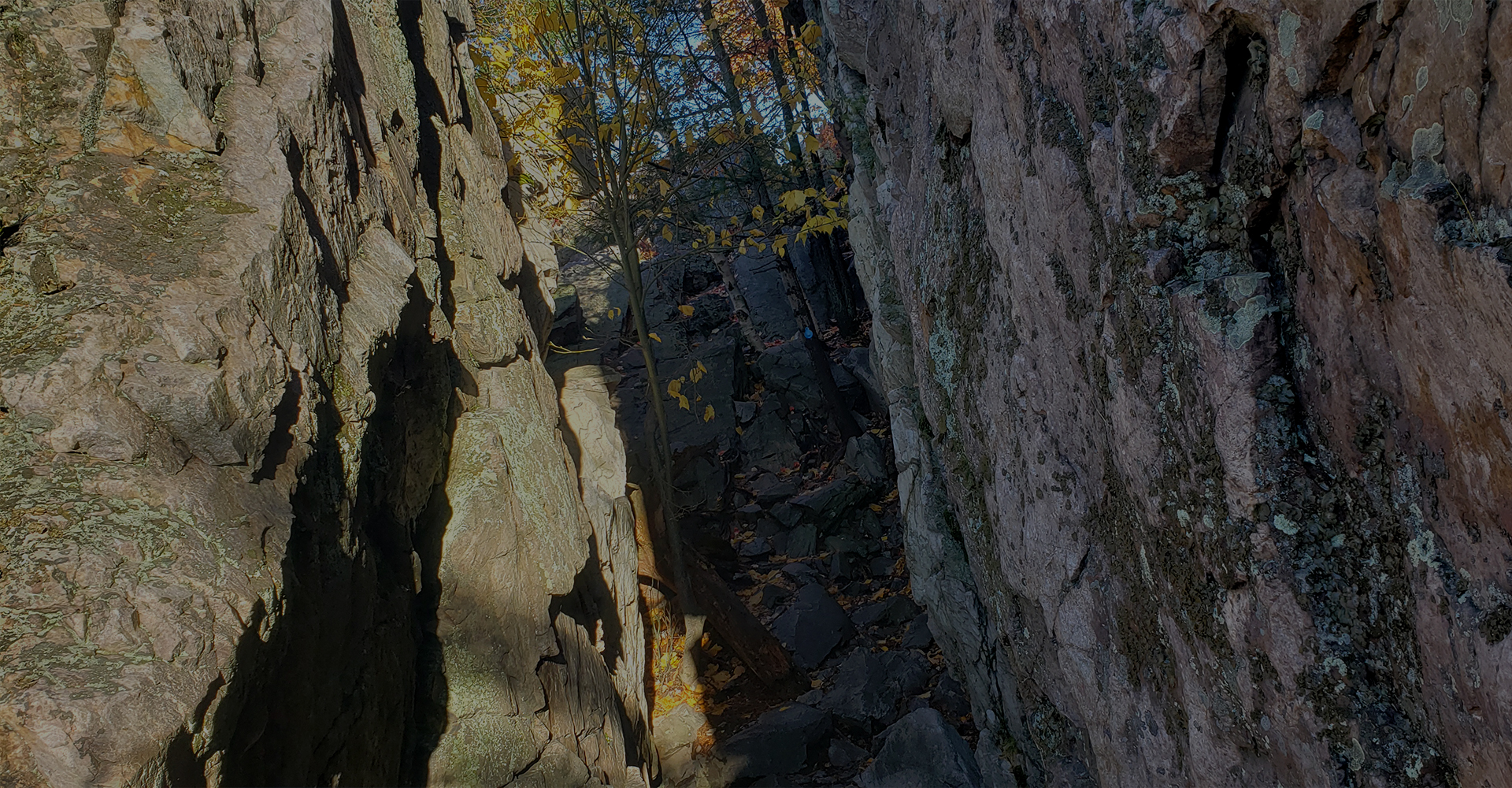 The Crack | Guide de randonnée • Hiking guide | Blogue • Blog | eXtrateia • Ruck Club et randonnée | SpartanFit • Sainte-Julie